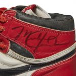 air-jordan-1-og-chicago-1985-autographed